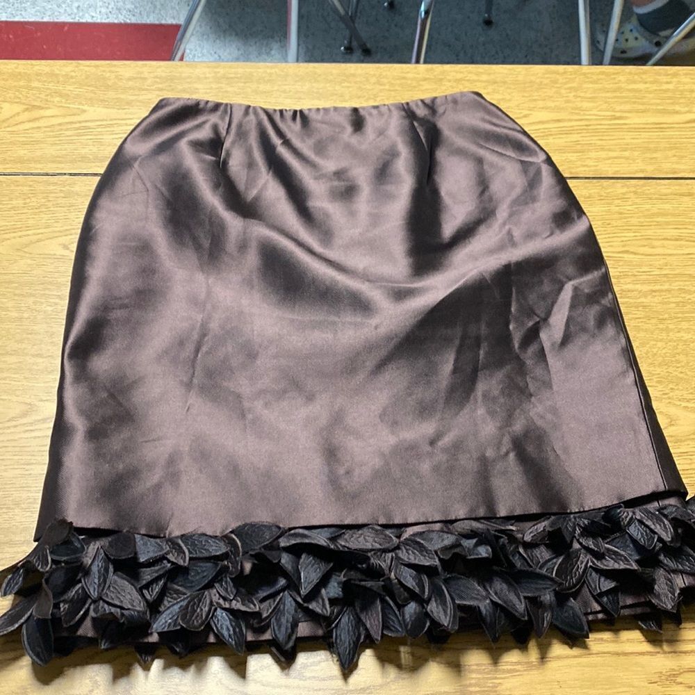 Novello-Bloom Brown Straight Dress Leaf Trimmed Skirt